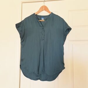 Old Navy Dark Green Short-Sleeve Buttoned Henley Blouse